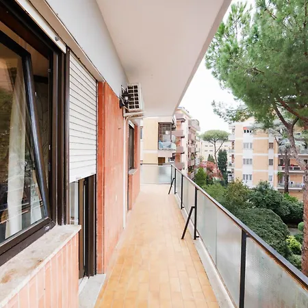 Rhome Vatican Apts شقة *